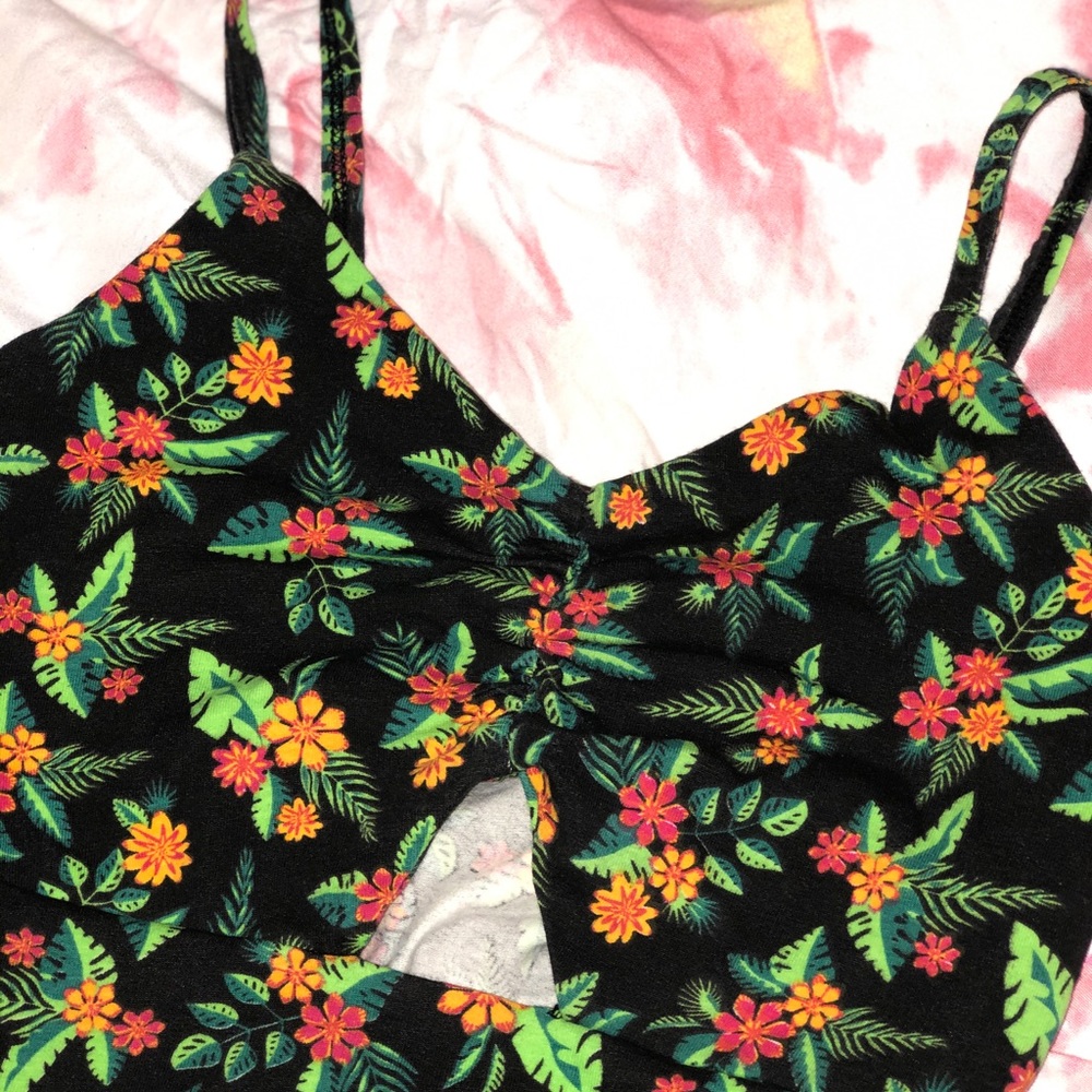 FLORAL CROPPED SHIRT